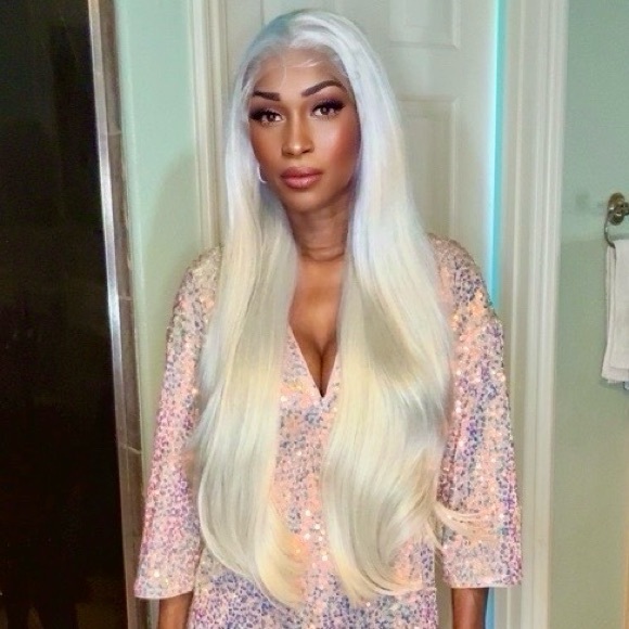 Light silver wig lace frontal straight 28 inches long Heat ok